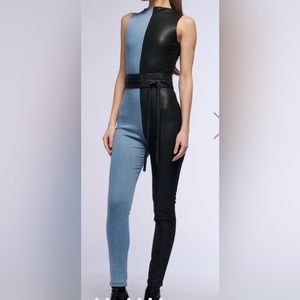 CONNIE STRETCHY TWO
TONE JUMPSUIT Size medium